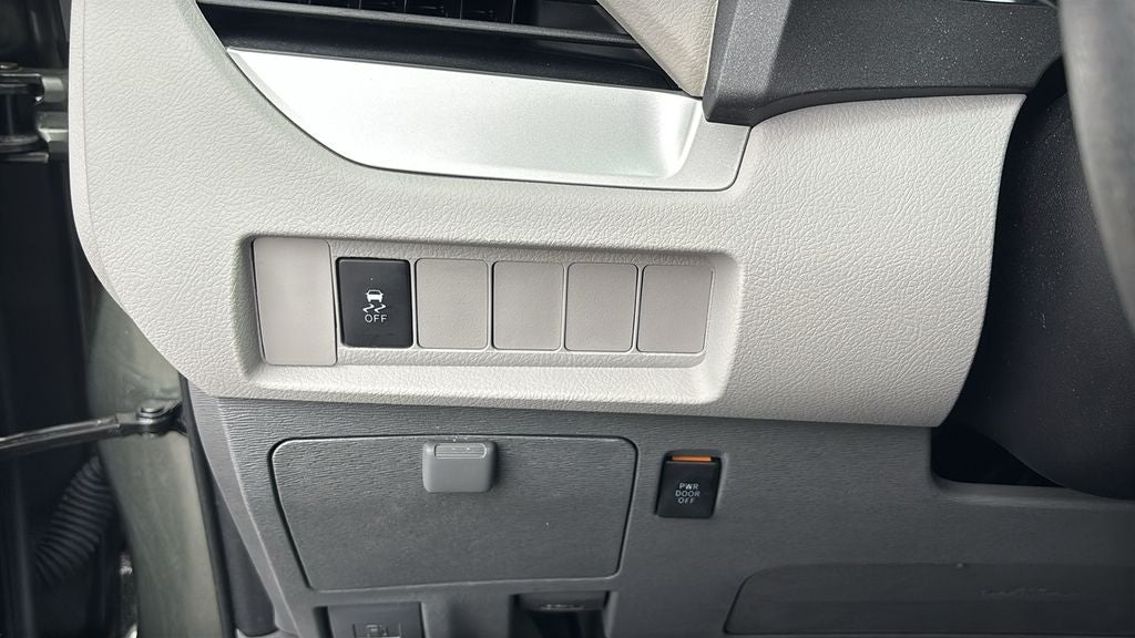 2020 Toyota Sienna LE 8 Passenger