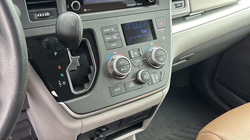 2020 Toyota Sienna LE 8 Passenger