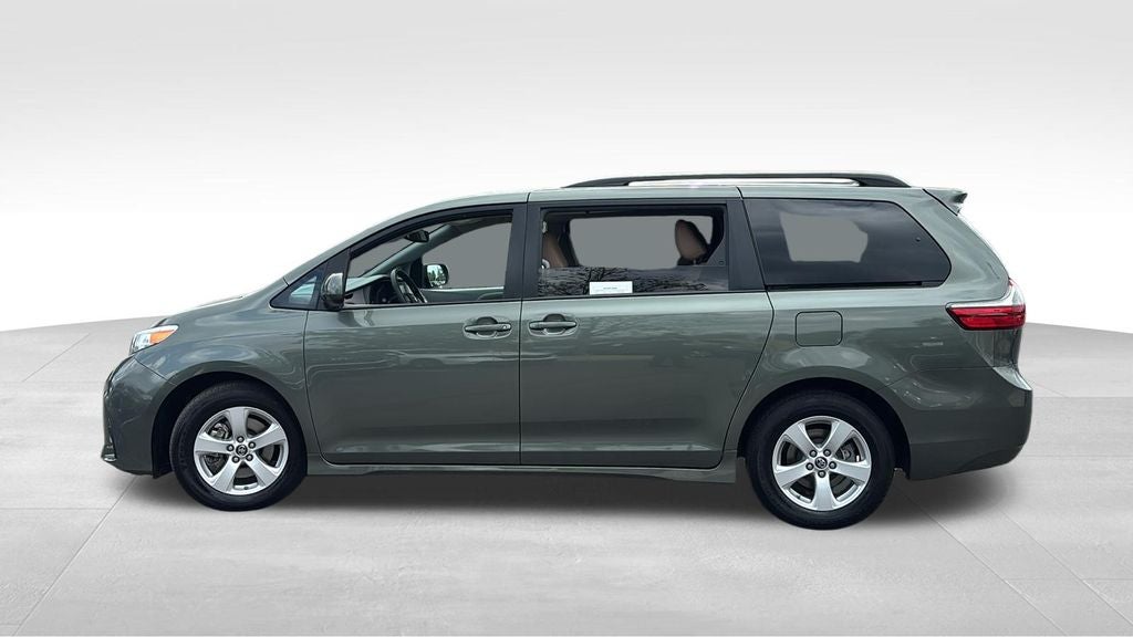 2020 Toyota Sienna LE 8 Passenger