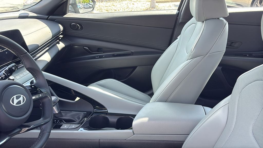 2025 Hyundai Elantra Hybrid Limited