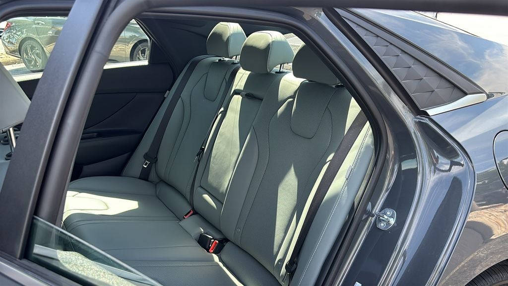 2025 Hyundai Elantra Hybrid Limited