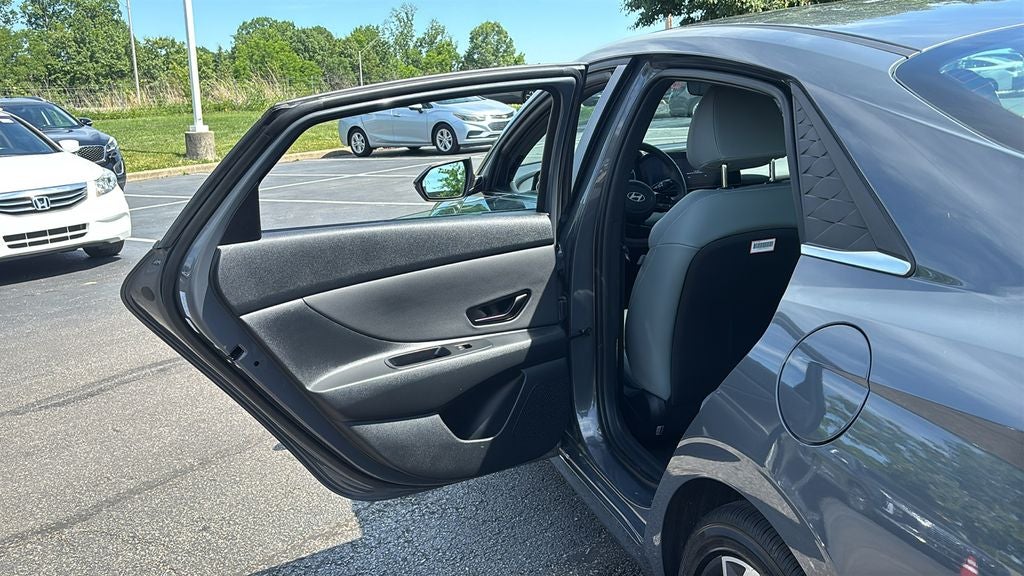 2025 Hyundai Elantra Hybrid Limited