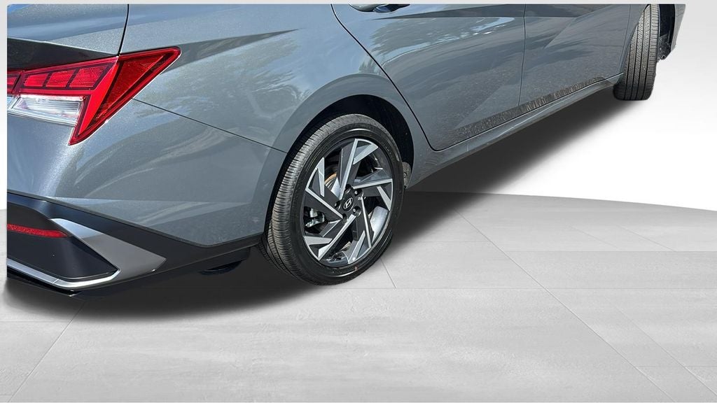 2025 Hyundai Elantra Hybrid Limited