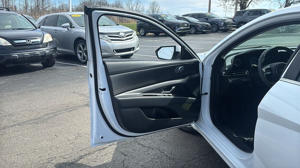 2025 Hyundai Elantra Hybrid Limited