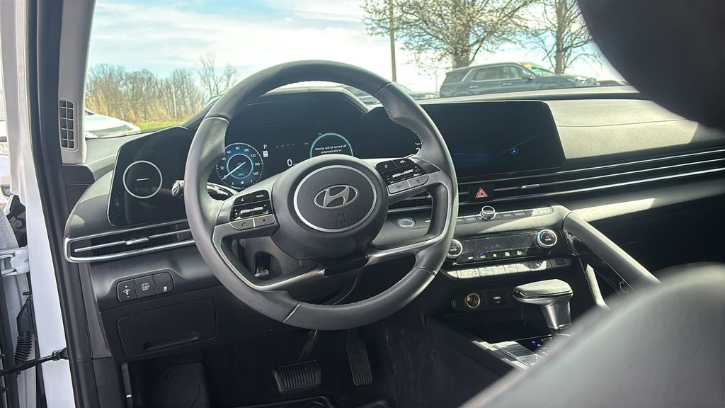 2025 Hyundai Elantra Hybrid Limited