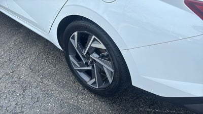2025 Hyundai Elantra Hybrid Limited