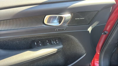 2019 Volvo XC40 R-Design