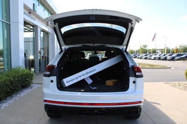 2026 Volkswagen Atlas Cross Sport 2.0T SEL R-Line Black