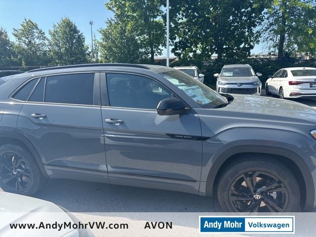 2026 Volkswagen Atlas Cross Sport 2.0T SEL R-Line Black