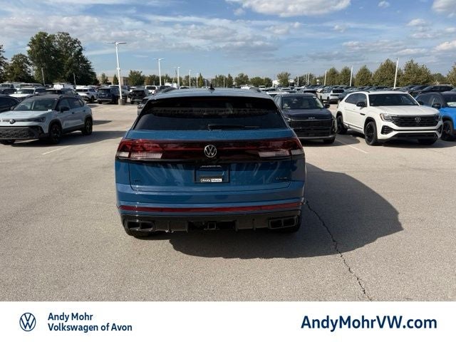 2026 Volkswagen Atlas Cross Sport 2.0T SEL R-Line Black
