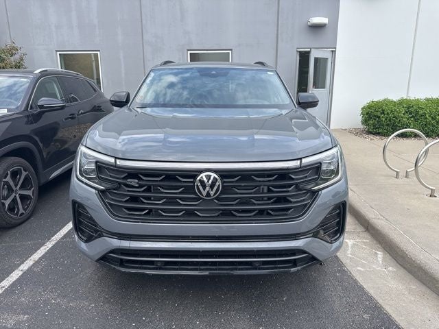 2026 Volkswagen Atlas Cross Sport 2.0T SEL R-Line Black