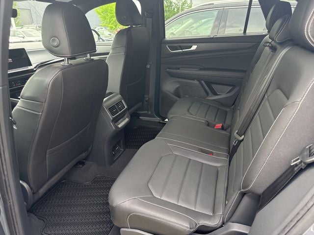 2026 Volkswagen Atlas Cross Sport 2.0T SEL R-Line Black