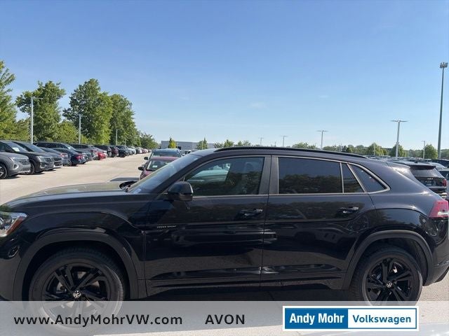 2026 Volkswagen Atlas Cross Sport 2.0T SEL R-Line Black