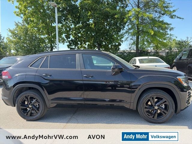 2026 Volkswagen Atlas Cross Sport 2.0T SEL R-Line Black