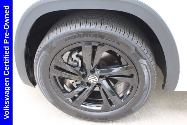 2025 Volkswagen Atlas Cross Sport 2.0T SEL R-Line Black