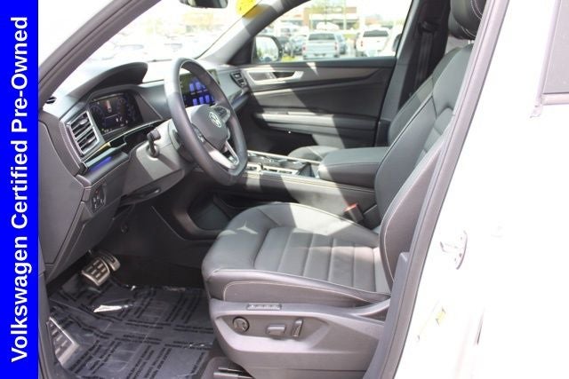 2025 Volkswagen Atlas Cross Sport 2.0T SEL R-Line Black