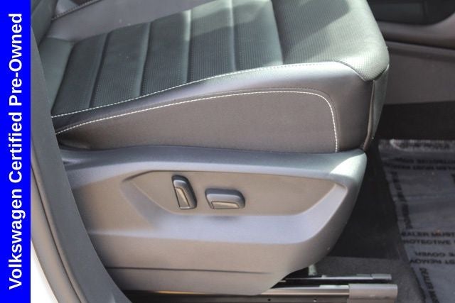 2025 Volkswagen Atlas Cross Sport 2.0T SEL R-Line Black