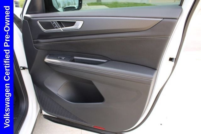 2025 Volkswagen Atlas Cross Sport 2.0T SEL R-Line Black