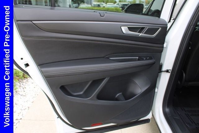 2025 Volkswagen Atlas Cross Sport 2.0T SEL R-Line Black