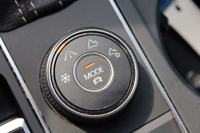 2021 Volkswagen Atlas Cross Sport 2.0T SE w/Technology