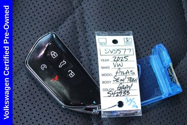 2025 Volkswagen Atlas 2.0T SE w/Technology