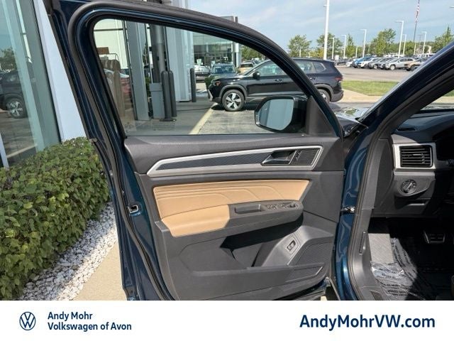2023 Volkswagen Atlas Cross Sport 2.0T SEL R-Line Black