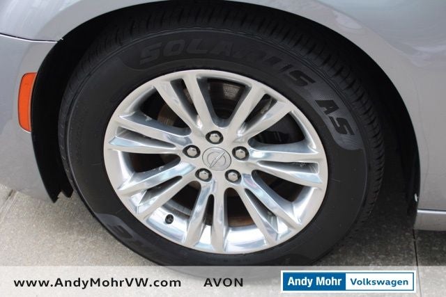 2018 Chrysler 300 Touring