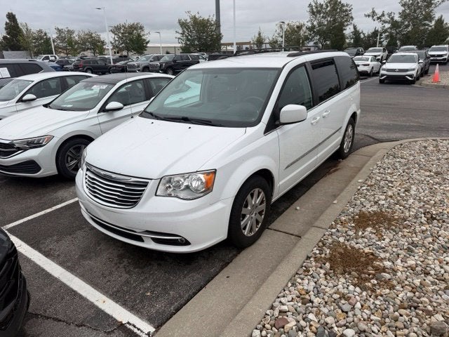 2016 Chrysler Town & Country Touring