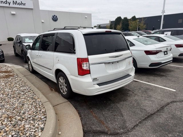 2016 Chrysler Town & Country Touring