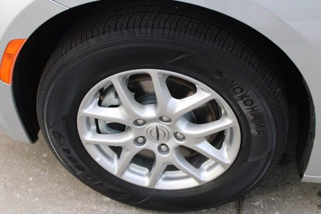 2024 Chrysler Voyager LX