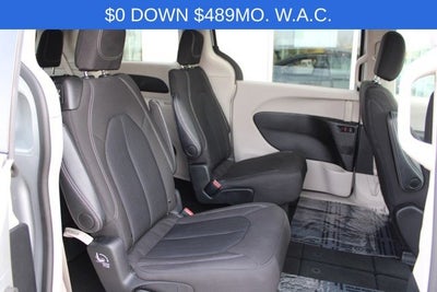 2024 Chrysler Voyager LX