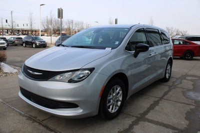 2024 Chrysler Voyager LX
