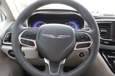 2024 Chrysler Voyager LX