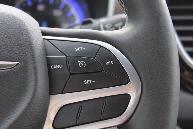 2024 Chrysler Voyager LX