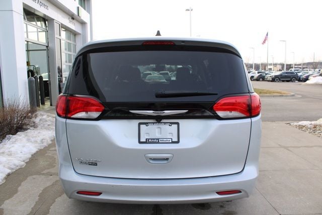 2024 Chrysler Voyager LX