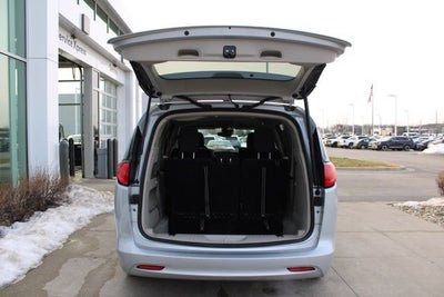 2024 Chrysler Voyager LX