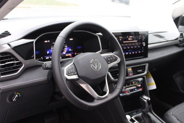 2026 Volkswagen Taos 1.5T SE Black