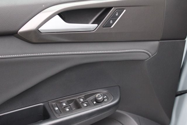 2026 Volkswagen Taos 1.5T SE Black