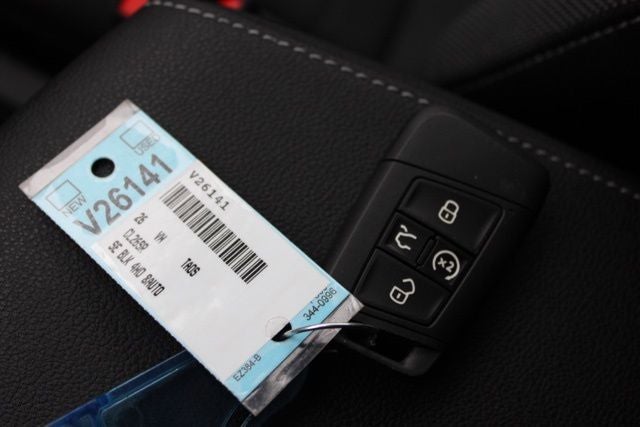 2026 Volkswagen Taos 1.5T SE Black