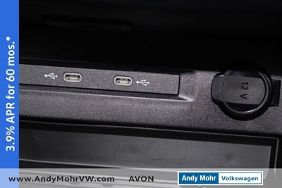 2026 Volkswagen Taos 1.5T SE Black