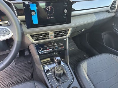 2026 Volkswagen Taos 1.5T SE Black