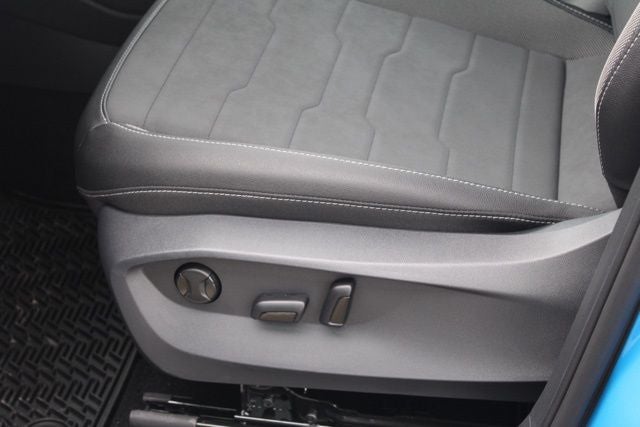 2026 Volkswagen Taos 1.5T SE Black