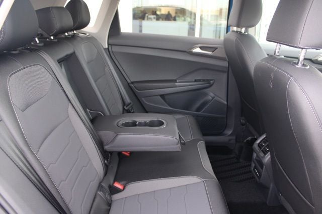 2026 Volkswagen Taos 1.5T SE Black