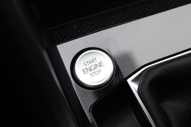 2026 Volkswagen Taos 1.5T SE Black