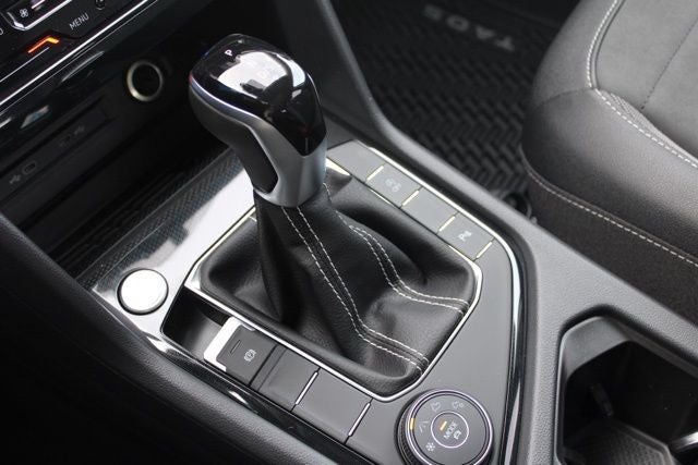 2026 Volkswagen Taos 1.5T SE Black