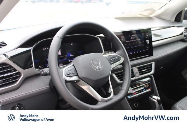 2026 Volkswagen Taos 1.5T SE Black