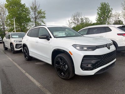 2026 Volkswagen Tiguan 2.0T SE R-Line Black