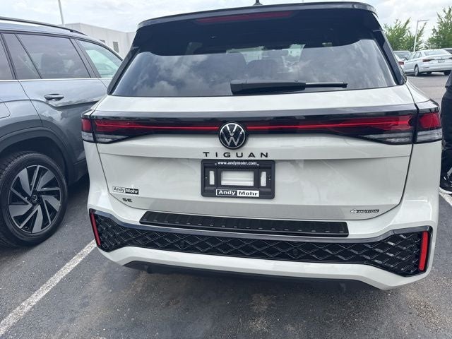 2026 Volkswagen Tiguan 2.0T SE R-Line Black