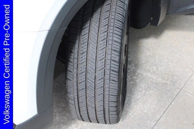 2024 Volkswagen Taos 1.5T SE Black