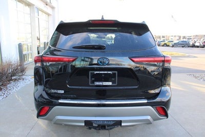 2022 Toyota Highlander Hybrid Platinum